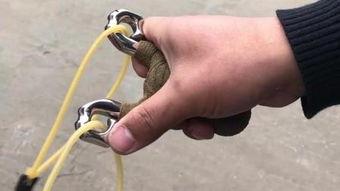 国产弹弓刮胡刀视频播放,创意融合，趣味生活新体验